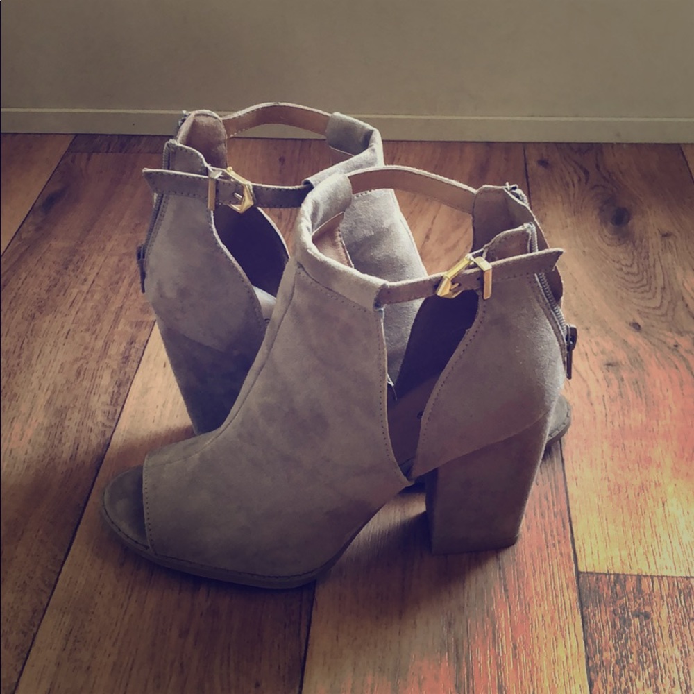 Taupe Quipid heels